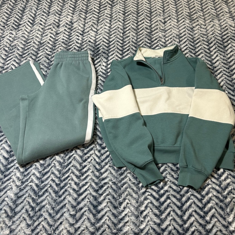 Pink Rose Soft Green Sweat Pants and Sweatshirt Lounge
